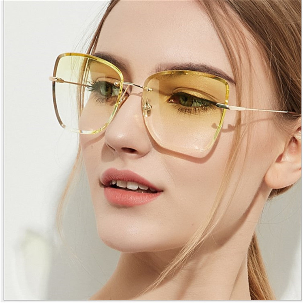 Borderless Large Frame Sunglasses Women 2019 New Retro Beach Transparent Colored Glasses Driving Sunglasses Protection